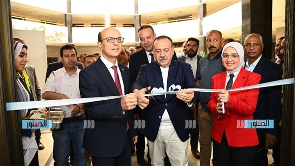 افتتاح المعرض الفني لطلاب كلية التربية النوعية بجامعة أسيوط