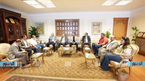 لجنة وزارية تبحث تعزيز كفاءة استاد أسيوط وتعظيم موارده