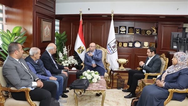 محافظ بني سويف يبحث مع وفد إعداد دراسة الجدوى للمنطقة المتكاملة للتصنيع الزراعي