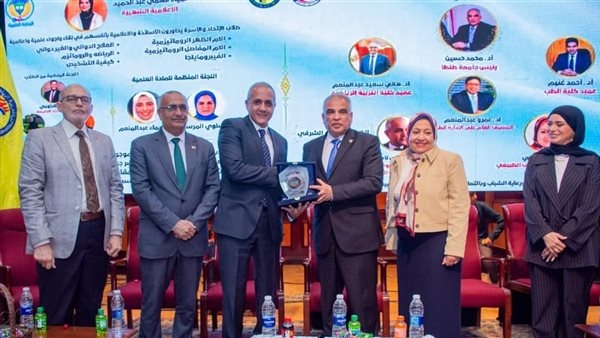 رئيس جامعة طنطا يشهد احتفالية إعلان نتائج مسابقة "الأمراض الروماتيزمية بين الشباب"
