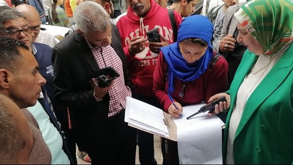 تحرير 138 محضرًا وغلق وتشميع 45 محلًا خلال حملات رقابية بالإسكندرية