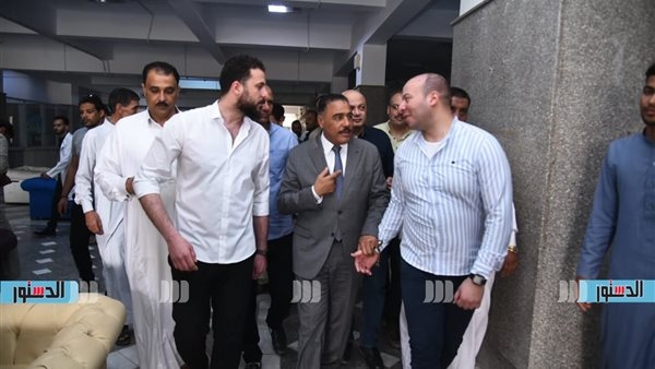 استعدادا لموسم الصيف.. محافظ مطروح يتفقد مستشفى رأس الحكمة المركزى