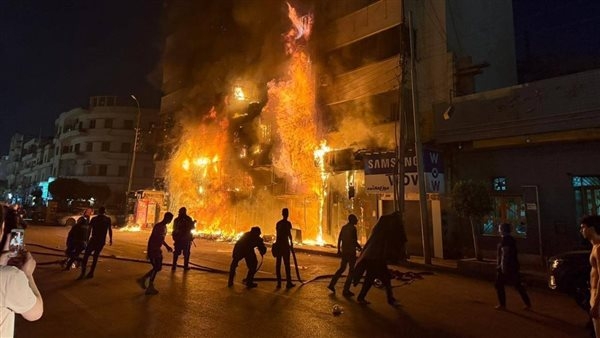 أهالي تلا بالمنوفية يجسدون أروع صور التضامن بعد احتراق مطعم شبابي (صور)