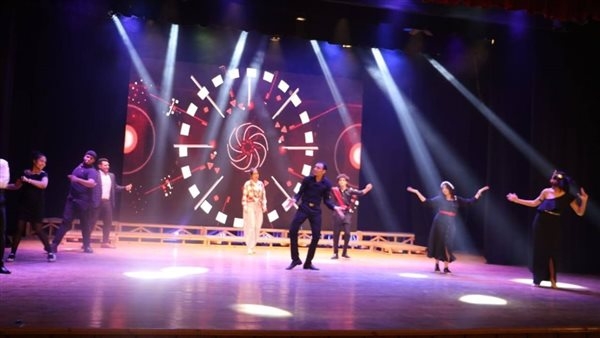 "لعنة زيكار" يقتنص جائزة المهرجان الختامى لنوادى المسرح بدورته الـ32