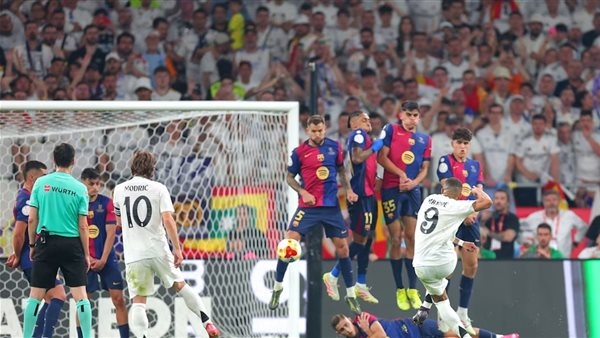 اليوم.. برشلونة يتحدى ريال مدريد في كلاسيكو الدوري الإسباني