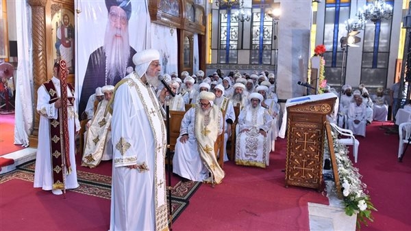 البابا تواضروس يصلى قداس ذكرى "الأربعين" لمثلث الرحمات نيافة الأنبا باخوميوس