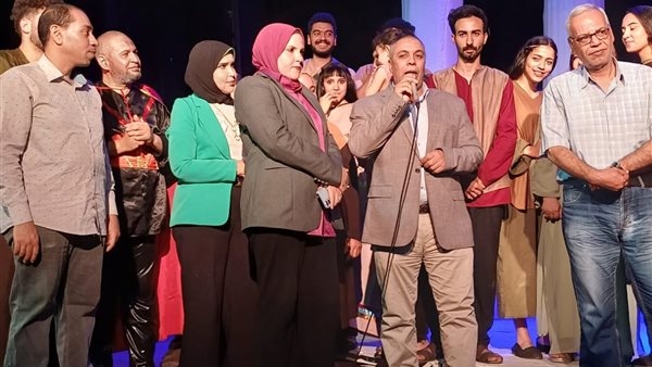 "يوم أن قتلوا الغناء".. قومية الفيوم تواصل ليالي عروضها المسرحية