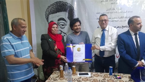 قصور الثقافة تحتفي بمسيرة رائد الكاريكاتير محمد رخا