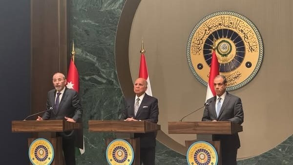 وزير الخارجية يُشارك في اجتماع آلية التعاون الثلاثي مع نظيريه الأردني والعراقي
