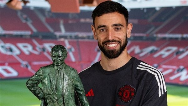 برونو فيرنانديز يتوج بجائزة لاعب العام في مانشستر يونايتد