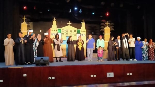 "حجر القلب" يواصل تألقه على مسرح قصر ثقافة موط