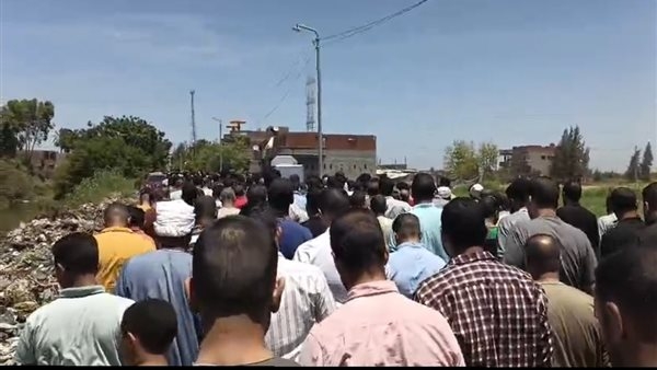 أهالي قرية السعدية يشيعون جثمان ممرض مستشفى دمنهور التعليمي