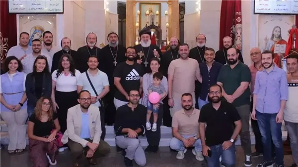 البطريرك أفرام الثاني يترأس صلاة المساء بالكنيسة السريانية في غمرة