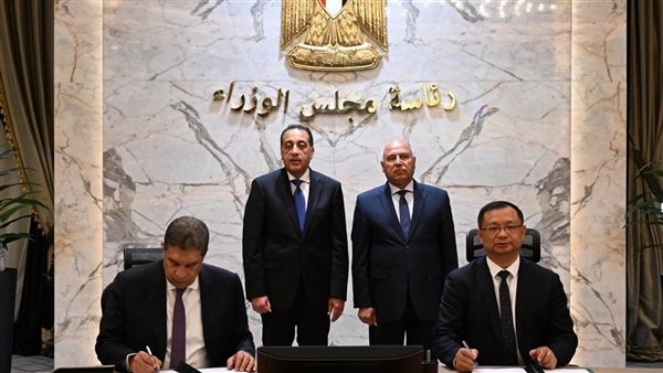 باستثمارات 123 مليون دولار.. رئيس الوزراء يشهد توقيع اتفاقية تجميع سيارة جيتور محليًا