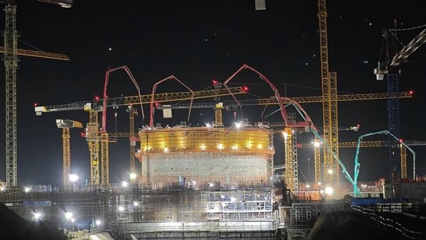 الضبعة النووية تحقق إنجازًا جديدًا: صب المستوى الثاني لوعاء الاحتواء قبل الموعد