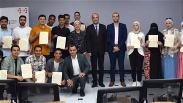 رئيس جامعة العريش يشهد تخريج دفعة جديدة من خريجي معهد تكنولوجيا المعلومات