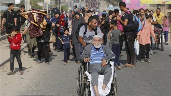 القاهرة الإخبارية: سكان قطاع غزة يواصلون النزوح من مكان لآخر