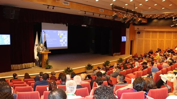 رئيس جامعة الإسكندرية يشهد افتتاح المؤتمر العشرين للمنظمة الدولية للبيئات التقليدية