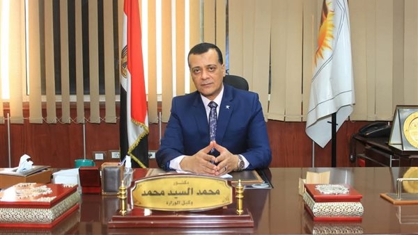 إلغاء تكليف مدير مدرسة الكوثر الرسمية للغات بسوهاج وإحالته للتحقيق