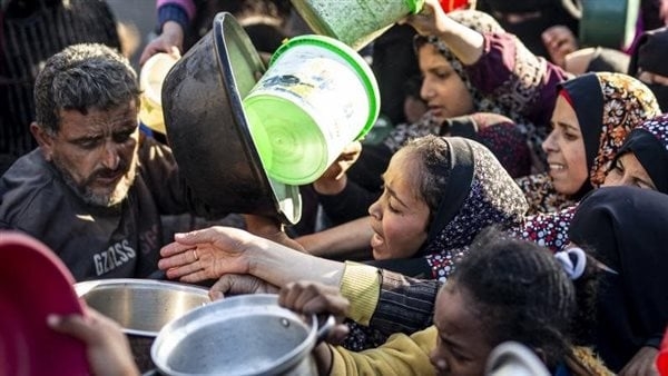 سياسي فلسطيني: إسرائيل تحاول استخدام التجويع كـ"سلاح"