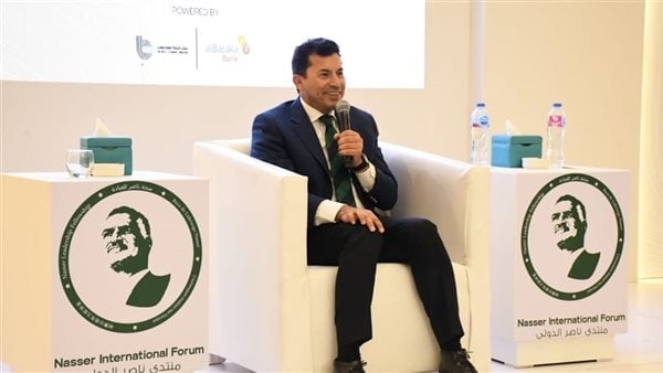 وزير الرياضة يناقش مستقبل تحولات الطاقة في الشرق الأوسط