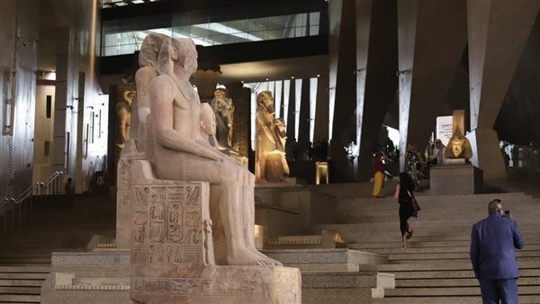 السياحة والآثار تنظم زيارة للمشاركين في عروض "ديزني على الجليد"