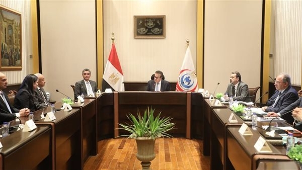 وزير الصحة يبحث مع شركة 'سترايكر' تعزيز التعاون في تقنيات الذكاء الاصطناعي
