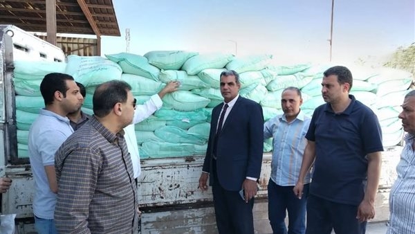 ضبط سيارة محمّلة بـ150 شيكارة دقيق مدعم قبل طرحها بأسواق البحيرة