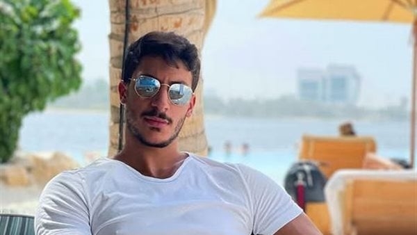 الفنان الكويتي عمر المرزوق يعتزل الغناء