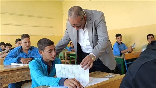 "تعليم السويس" يحتفل بنهاية امتحانات الإعدادية