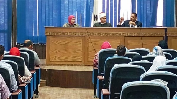 "مخاطر الهجرة غير الشرعية وآثارها" في ندوة لوحدة السكان بالمنيا