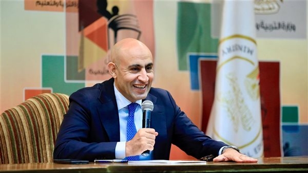 تغيير مناهج وبوكليت تعليمي.. قرارات جديدة لوزير التعليم