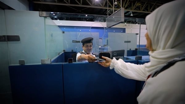 العلاقات الإنسانية بوزارة الداخلية تقدم تسهيلات هامة لأسر الشهداء في بعثة الحج (صور)
