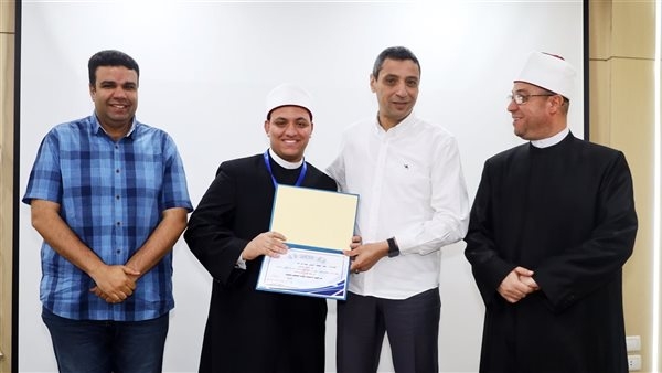 تكريم نماذج مضيئة من حفظة القرآن الكريم وأبطال السباحة بالسويس