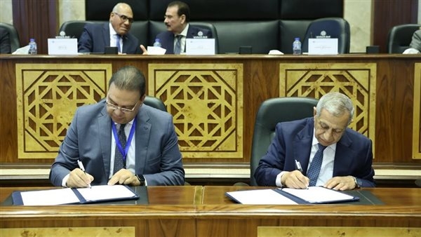 توقع بروتوكول تعاون بين مصنع 144 الحربى والأكاديمية العربية للعلوم