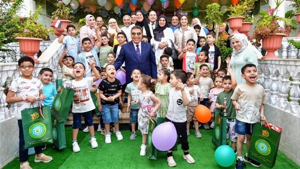 محافظ الدقهلية يزور دار للأيتام ومستشفى التأمين الصحي بسندوب