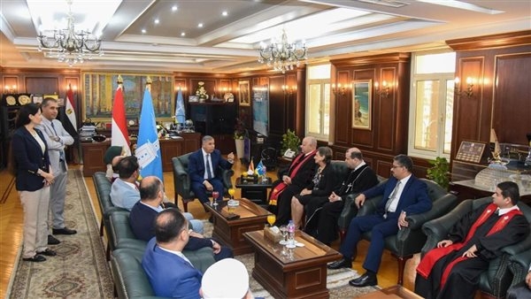 محافظ الإسكندرية يستقبل المهنئين بعيد الأضحى المبارك بالديوان العام