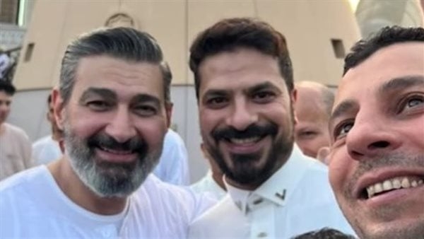 في صلاة العيد.. فيديو طريف يجمع ياسر جلال ومصطفى أبو سريع