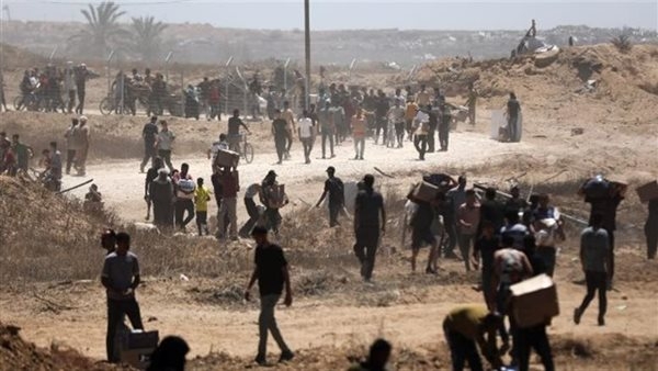 شهداء جدد أمام مراكز توزيع المساعدات.. وفلسطينيون: «مقدمة للتهجير»