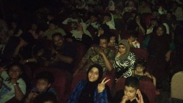 توافد جماهيري كبير على عروض أفلام الأضحى بالمحافظات
