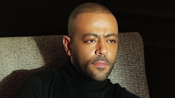 تامر عاشور: التلحين يحتاج إلى صبر.. والغناء خطفني من عالمي الموسيقي (فيديو)