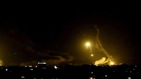 سماع أصوات انفجارات متعددة قرب منشأة نطنز النووية فى إيران