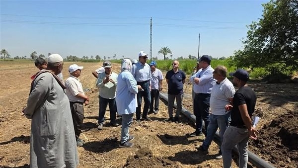تطبيق نظم الري بالرش والتنقيط في زمام 46 فدان قصب سكر بالمنيا