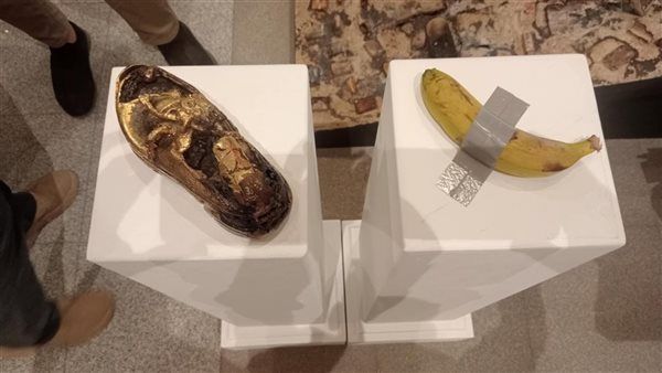بـ"موزة وحذاء محترق".. الفنان محمد أبوالنجا يوجه أنظار العالم نحو ضحايا الحروب