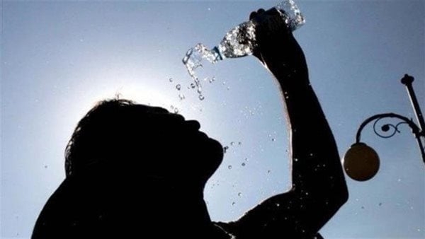توقعات الطقس اليوم.. أمطار خفيفة وانخفاض في الحرارة ببعض المناطق