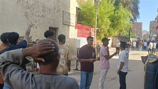 تباين آراء طلاب الثانوية في أسوان حول امتحان اللغة الأجنبية الثانية
