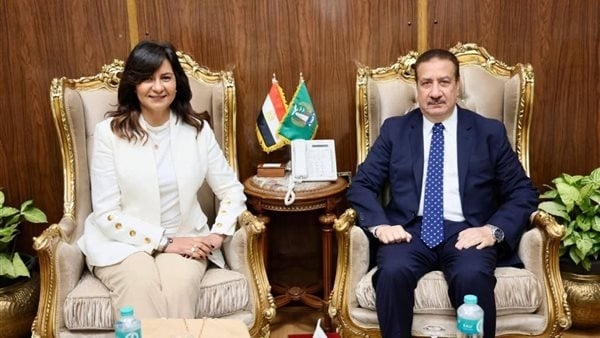 محافظ المنوفية يستقبل وفد التحالف الوطني على هامش قافلة "إيد واحدة"