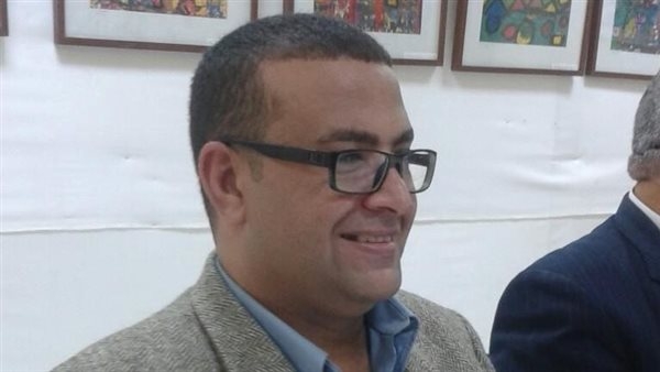 حاتم الجوهري يناقش مدرسة الدراسات الثقافية العربية المقارنة بأتيليه القاهرة