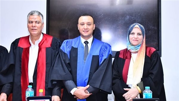 "نوفل" يناقش رسالة ماجستير ترصد أثر "التحول الرقمي على فاعلية الأداء الاتصالي الحكومي"