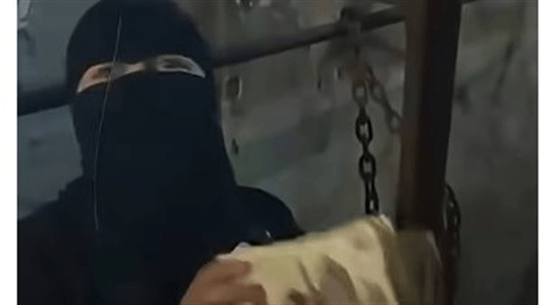 متسولة تكسب 100 ألف جنيه في شهر واحد (فيديو)